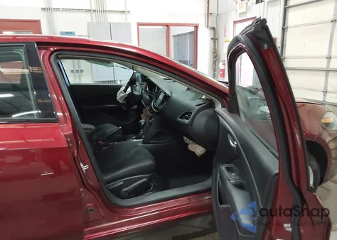 2015 Dodge Dart Sxt z USA, uszkodzony, nr VIN 1C3CDFBB4FD315764